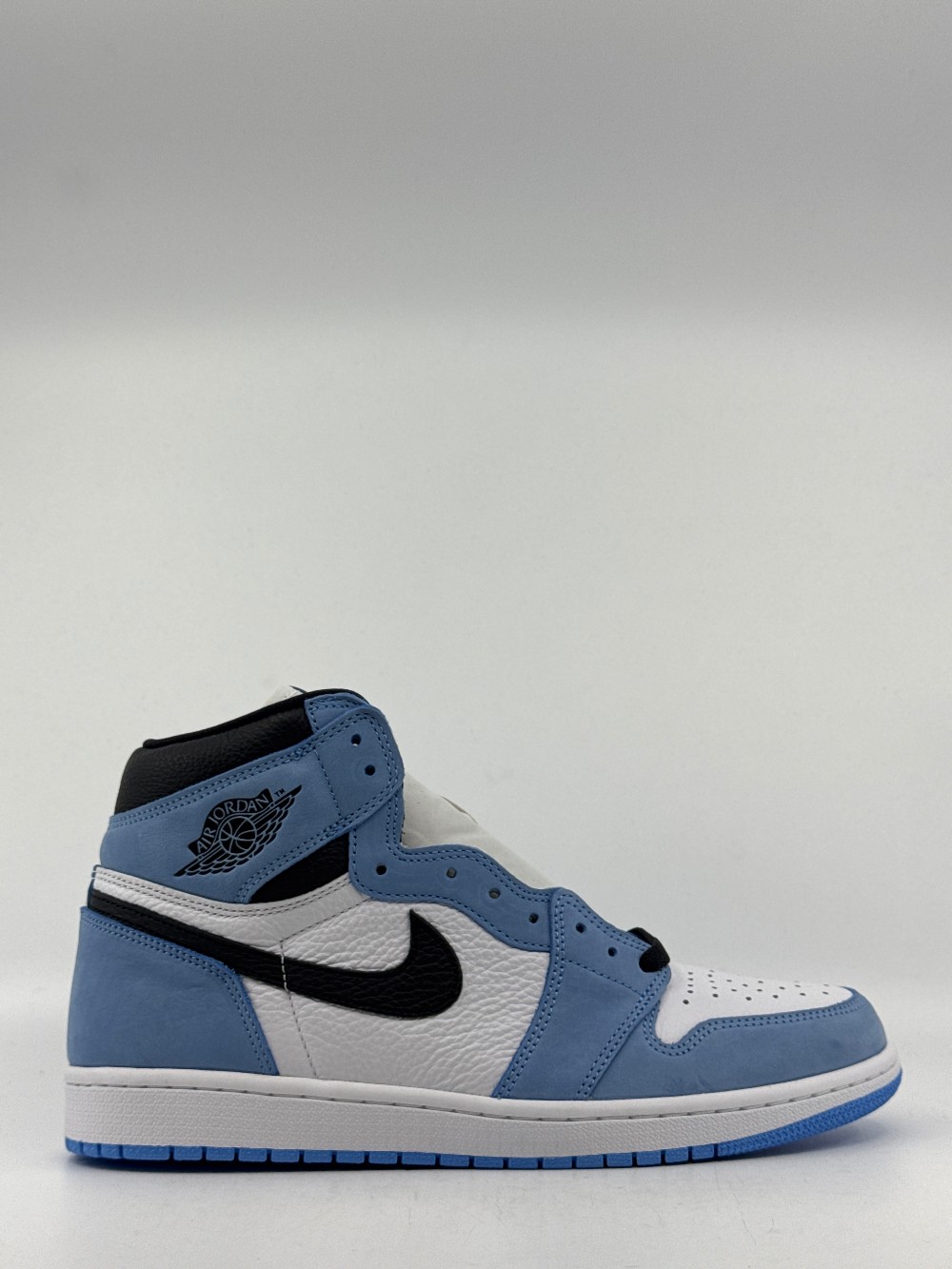 AJ 1 - UNIVERSITY BLUE
