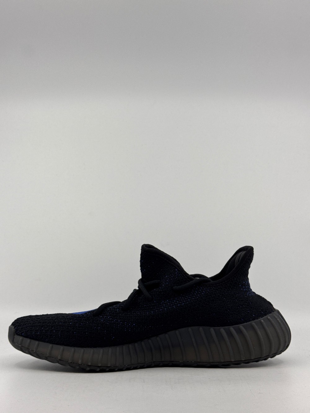 *USED* YEEZY 350 BOOST V2 - DAZZLING BLUE