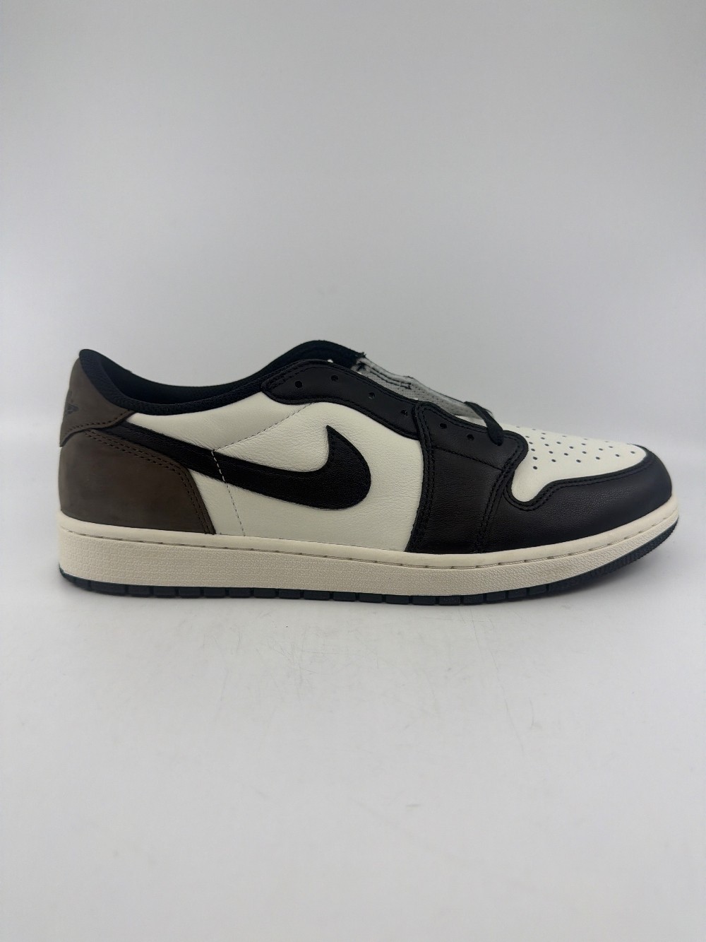 AJ 1 LOW OG - MOCHA