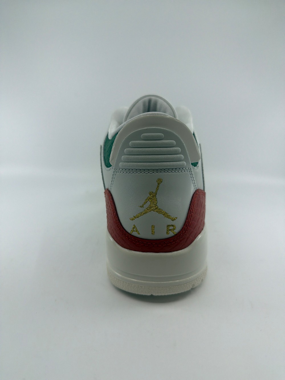 AJ 3 - EL VUELO SUMMIT WHITE