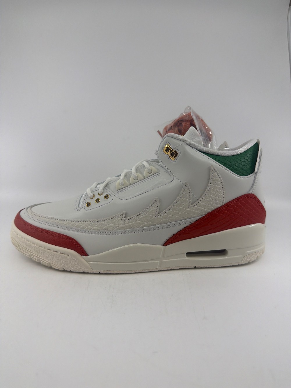 AJ 3 - EL VUELO SUMMIT WHITE