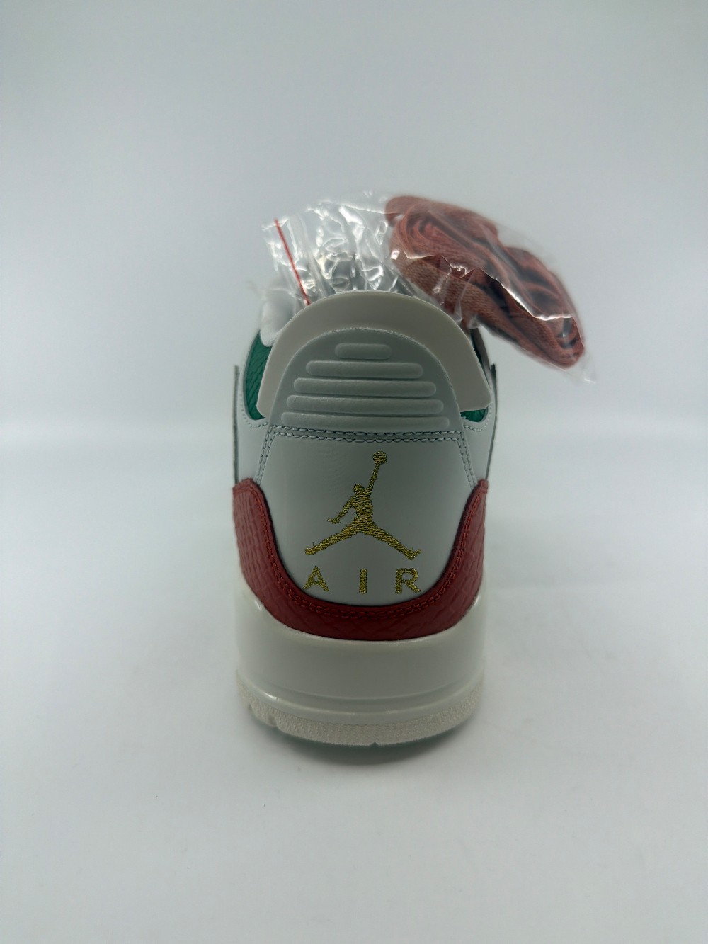 AJ 3 - EL VUELO SUMMIT WHITE