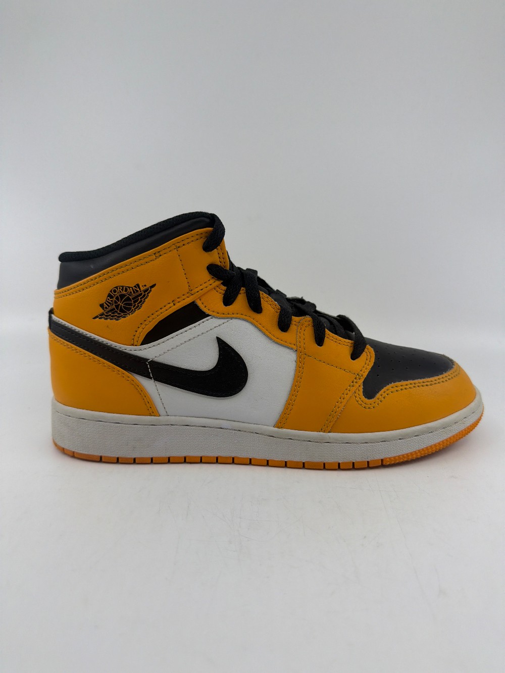 *USED* AJ 1 MID (GS) - TAXI