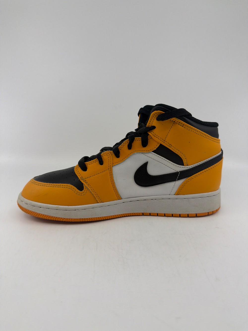 *USED* AJ 1 MID (GS) - TAXI