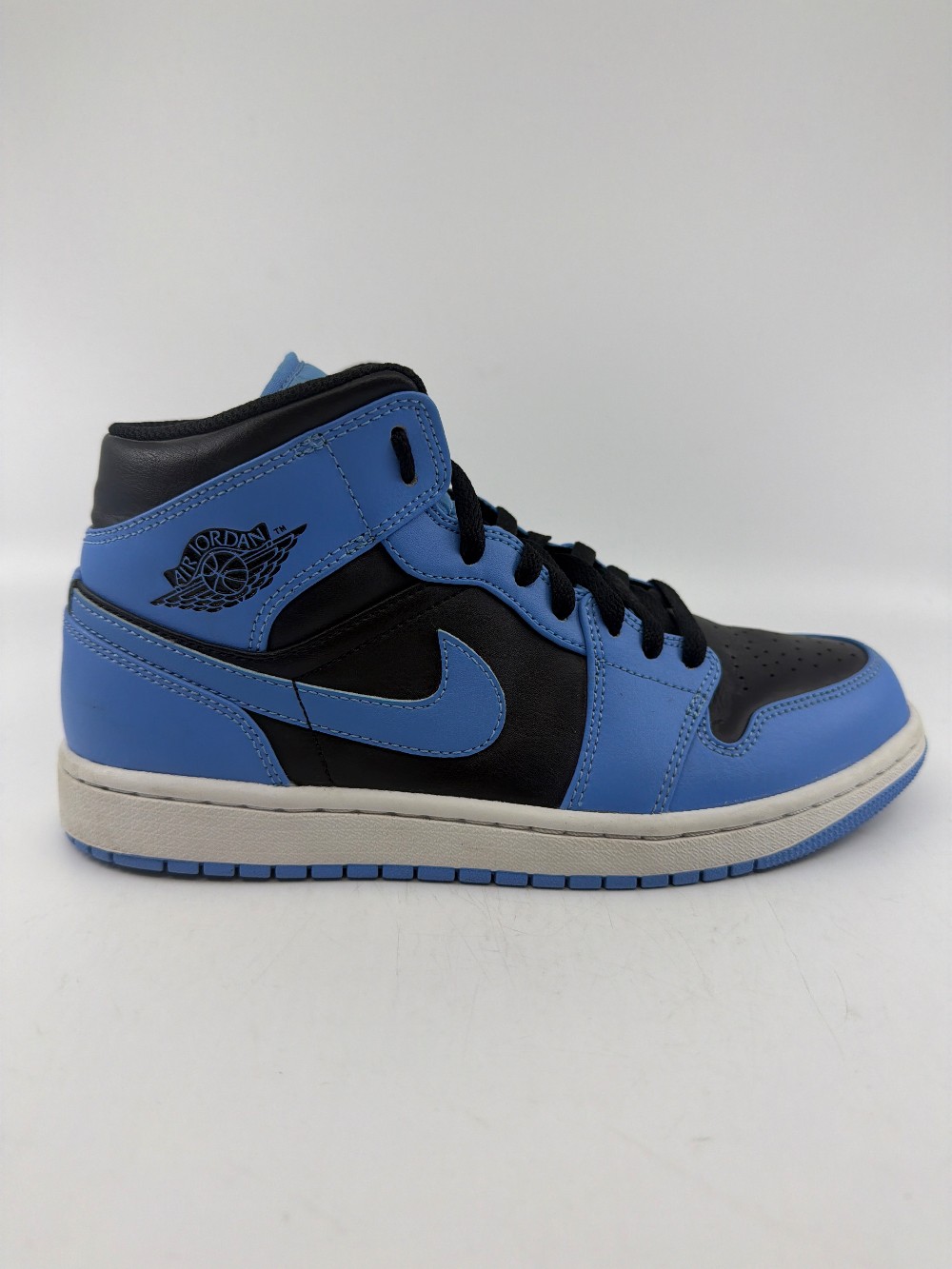 *USED/REP BOX* AJ 1 MID - UNIVERSITY BLUE BLACK
