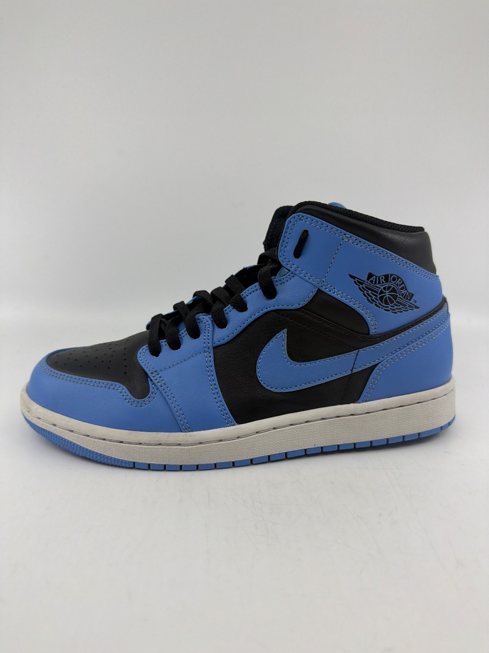 *USED/REP BOX* AJ 1 MID - UNIVERSITY BLUE BLACK