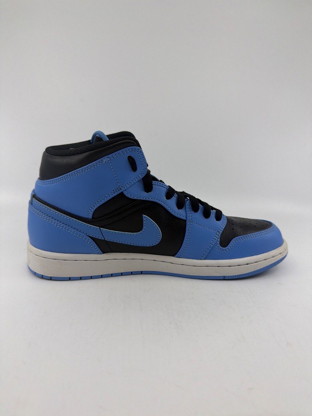 *USED/REP BOX* AJ 1 MID - UNIVERSITY BLUE BLACK