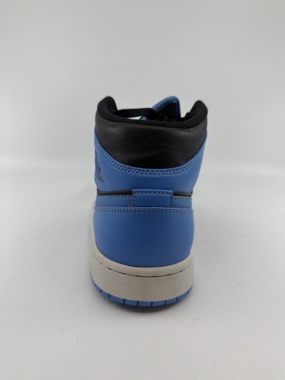 *USED/REP BOX* AJ 1 MID - UNIVERSITY BLUE BLACK