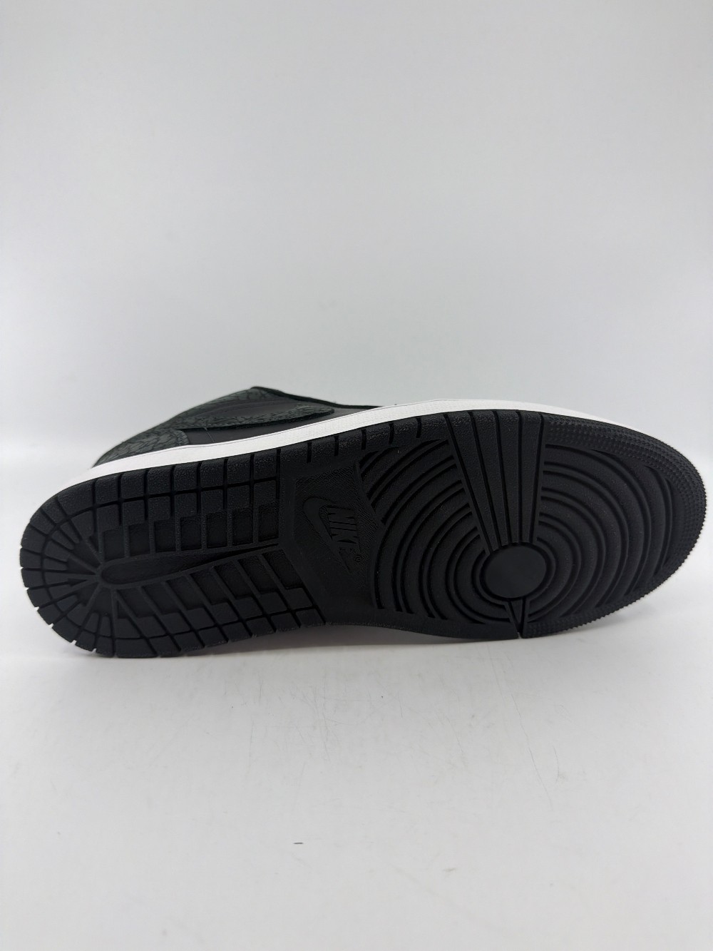 AJ 1 LOW - BLACK ELEPHANT