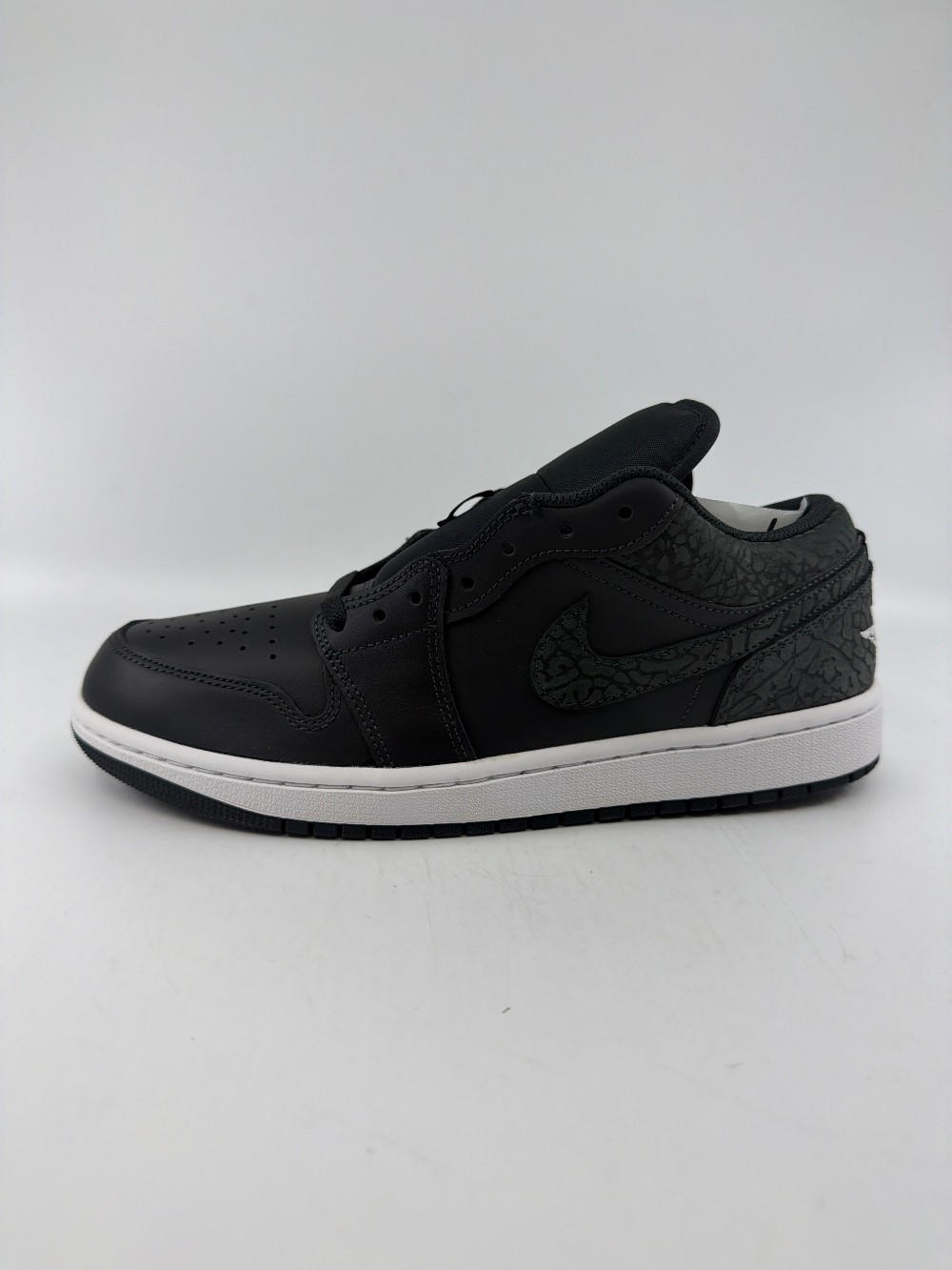 AJ 1 LOW - BLACK ELEPHANT