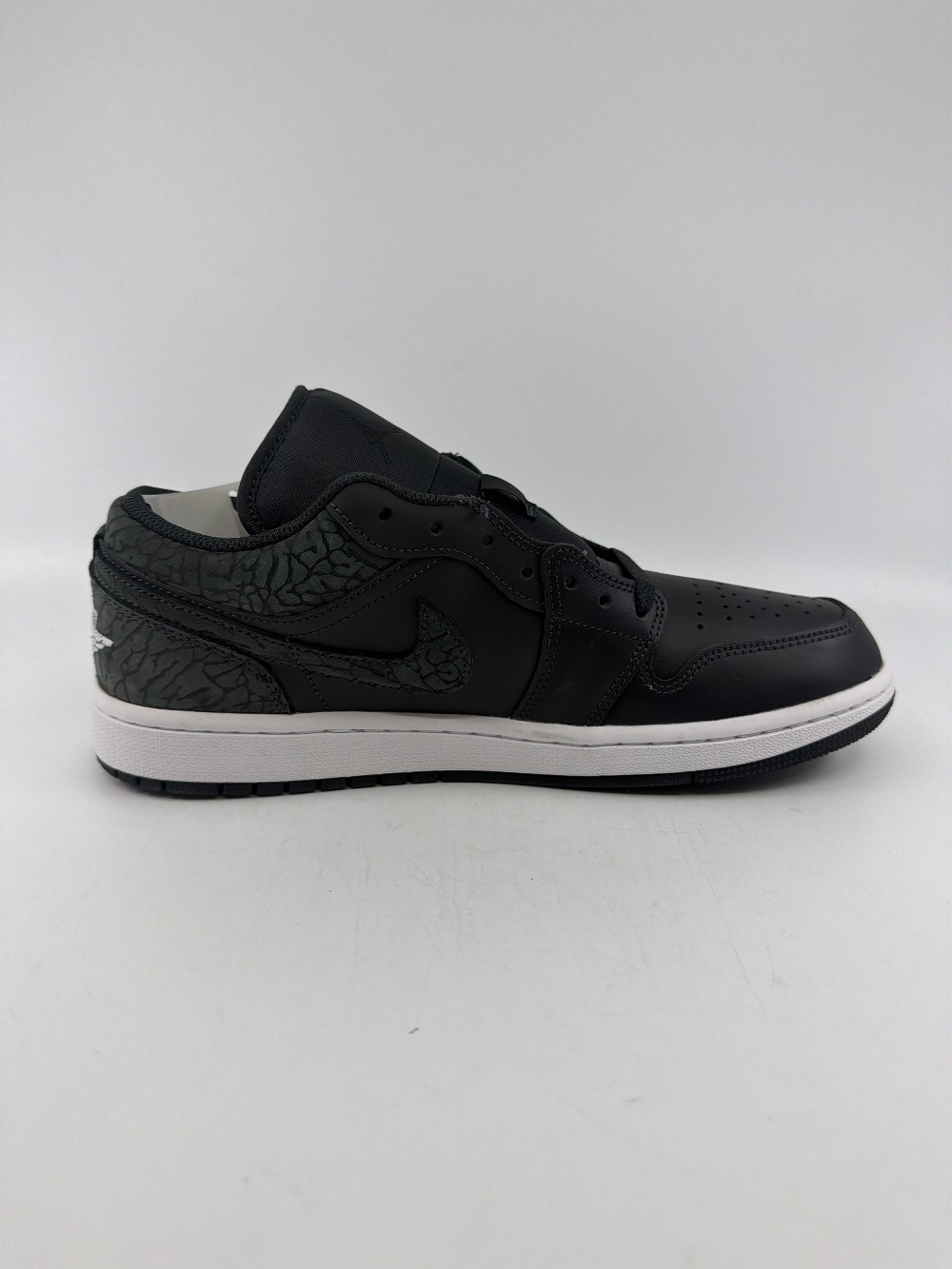 AJ 1 LOW - BLACK ELEPHANT