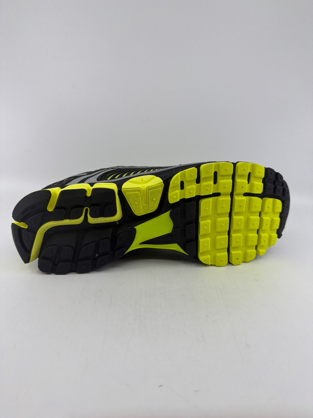 NIKE ZOOM VOMERO 5 - LEMON VENOM