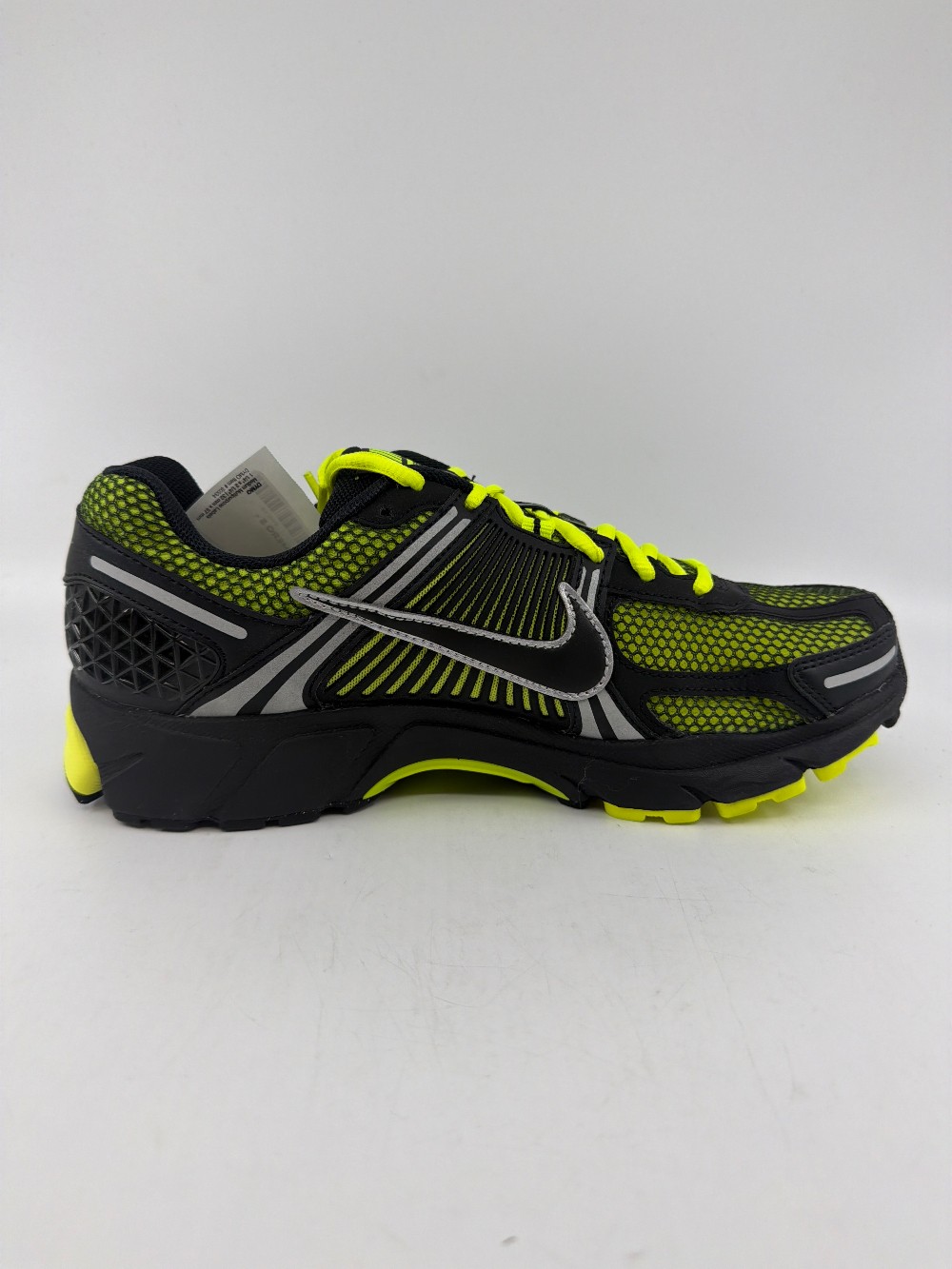 NIKE ZOOM VOMERO 5 - LEMON VENOM