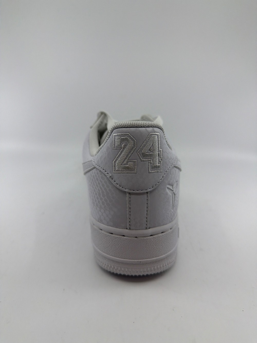 NIKE AIR FORCE 1 LOW X KOBE BRYANT - FOREVER WHITE