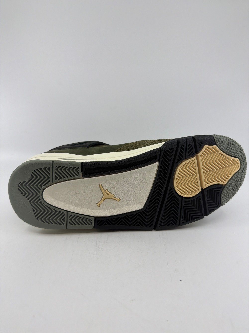 AJ 4 - CRAFT MEDIUM OLIVE