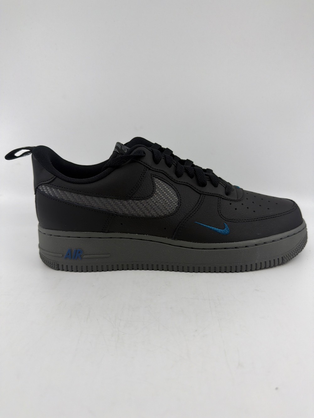 NIKE AIR FORCE 1 LOW - BLACK ROYAL CARBON FIBER