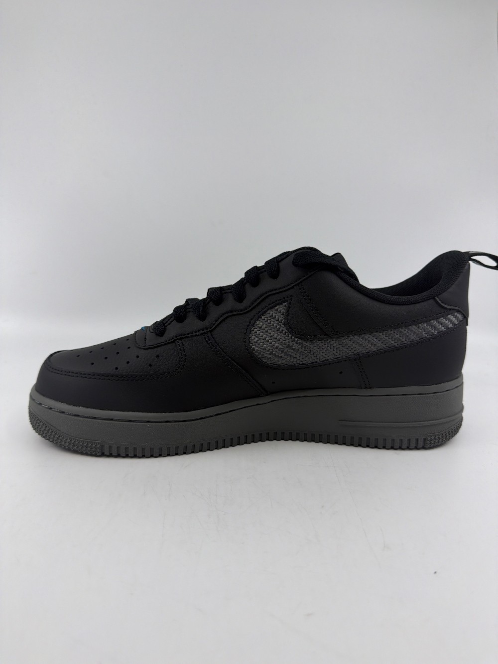 NIKE AIR FORCE 1 LOW - BLACK ROYAL CARBON FIBER