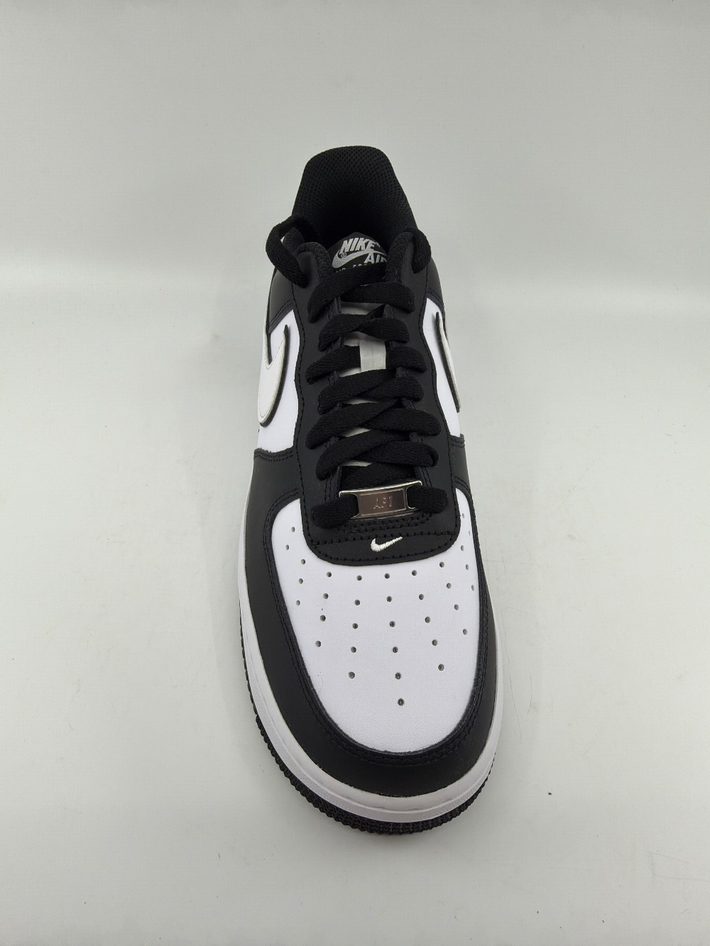 NIKE AIR FORCE 1 LOW - WHITE SWOOSH PANDA