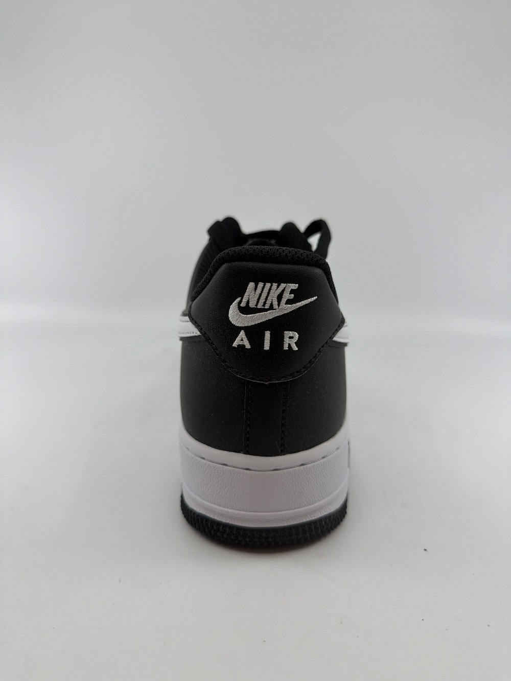 NIKE AIR FORCE 1 LOW - WHITE SWOOSH PANDA