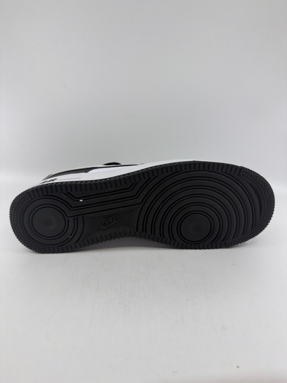 NIKE AIR FORCE 1 LOW - WHITE SWOOSH PANDA