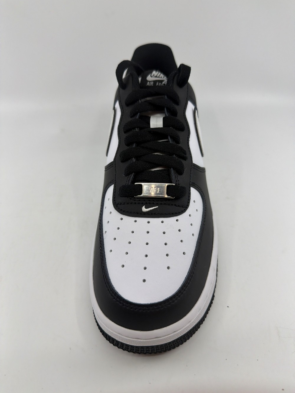 NIKE AIR FORCE 1 LOW - WHITE SWOOSH PANDA