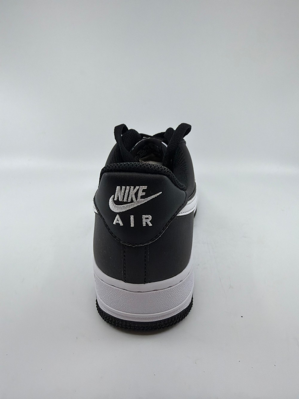 NIKE AIR FORCE 1 LOW - WHITE SWOOSH PANDA