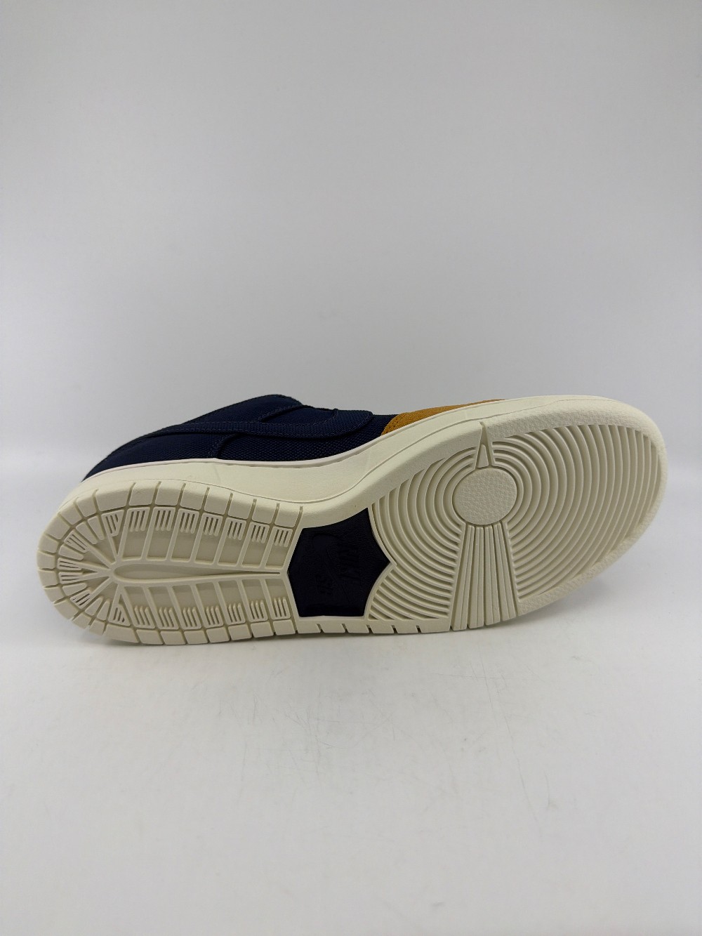 NIKE SB DUNK LOW - 90S BACKPACK