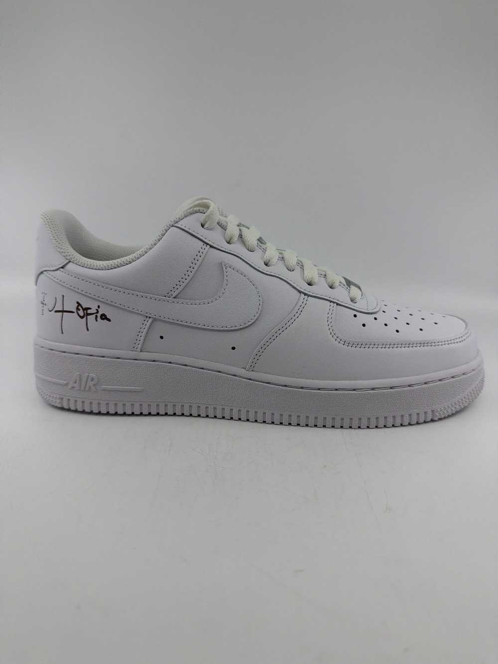 NIKE AIR FORCE 1 LOW -  TRAVIS SCOTT UTOPIA