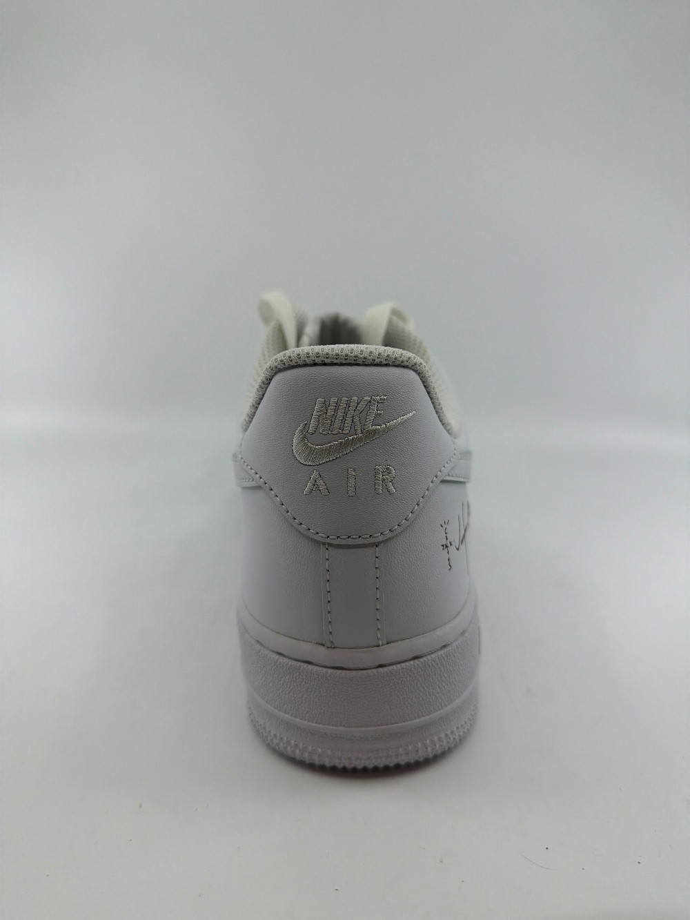 NIKE AIR FORCE 1 LOW -  TRAVIS SCOTT UTOPIA