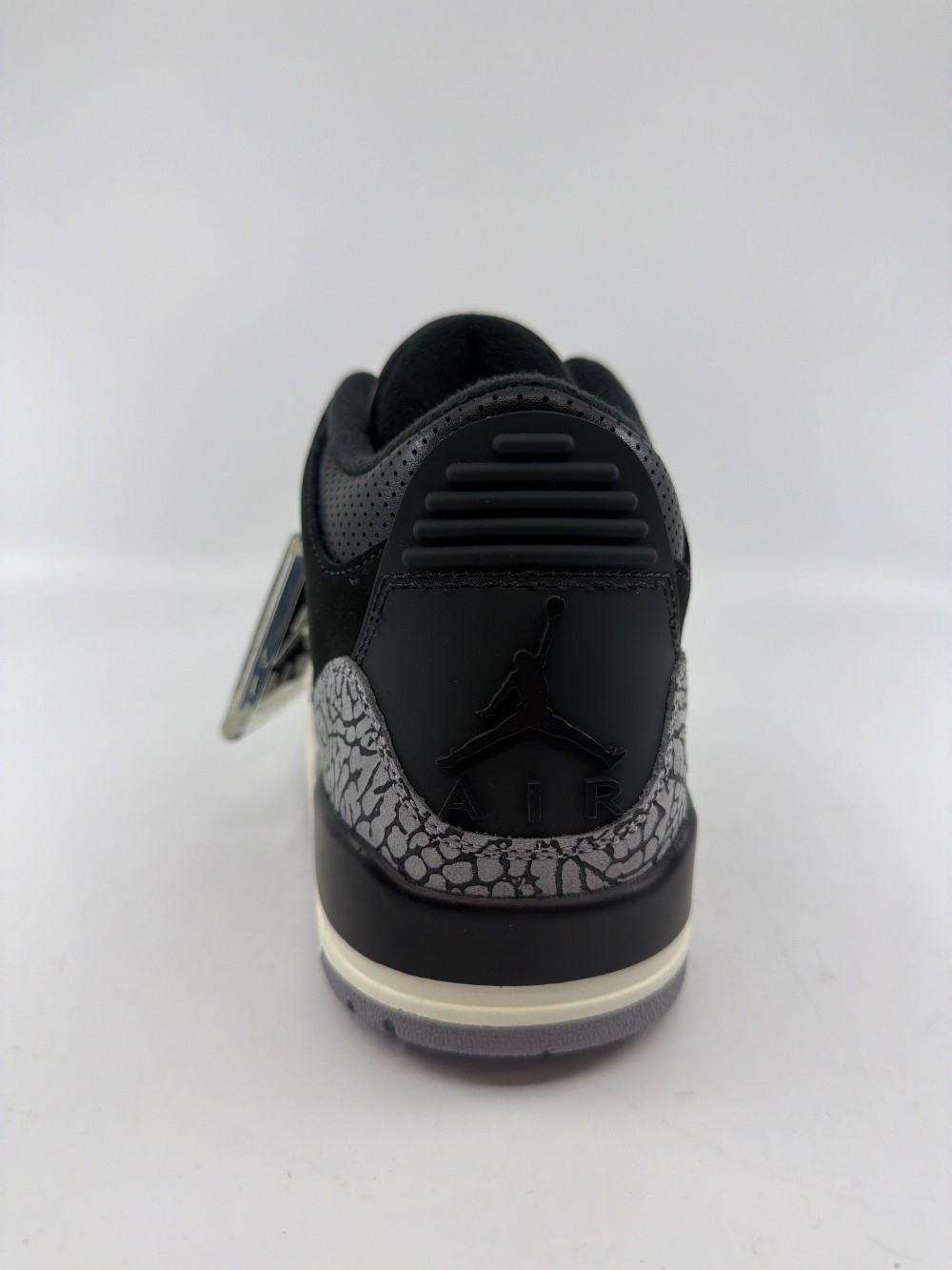 AJ 3 (W) - OFF NOIR