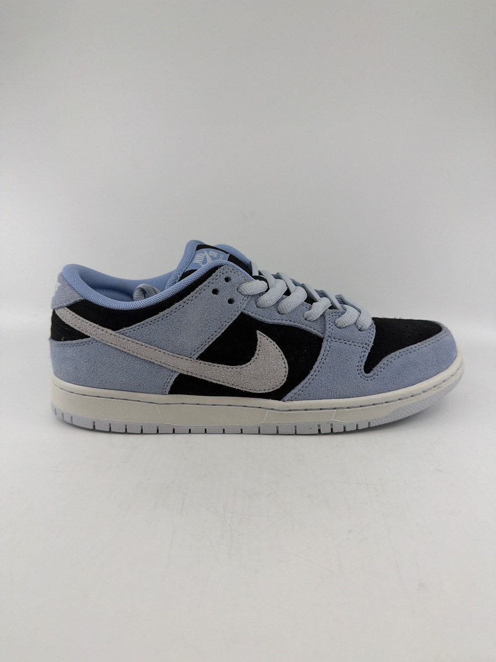 NIKE SB DUNK LOW - BLACK ALUMINUM