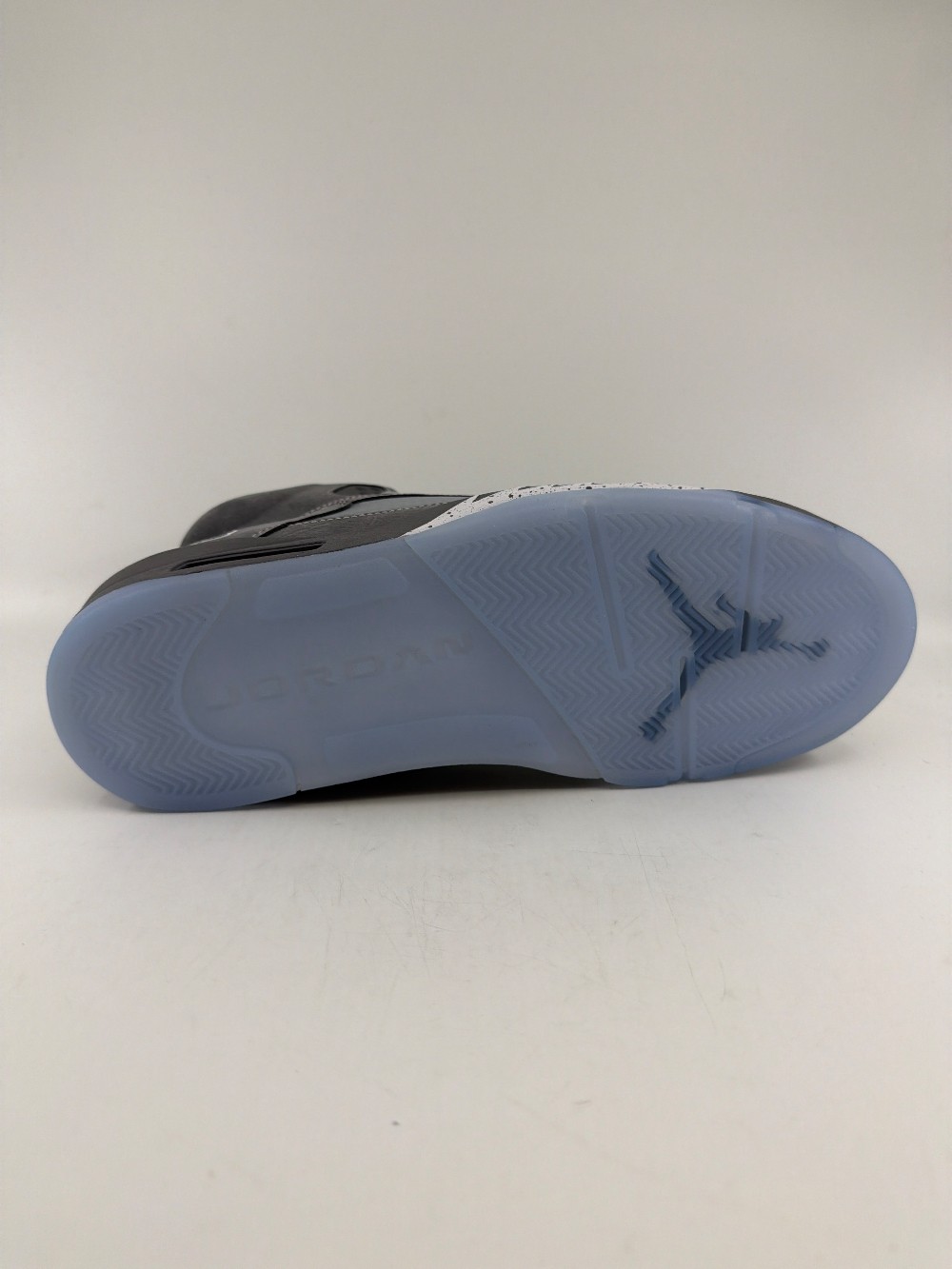 AJ 5 - WOLF GREY (2026)