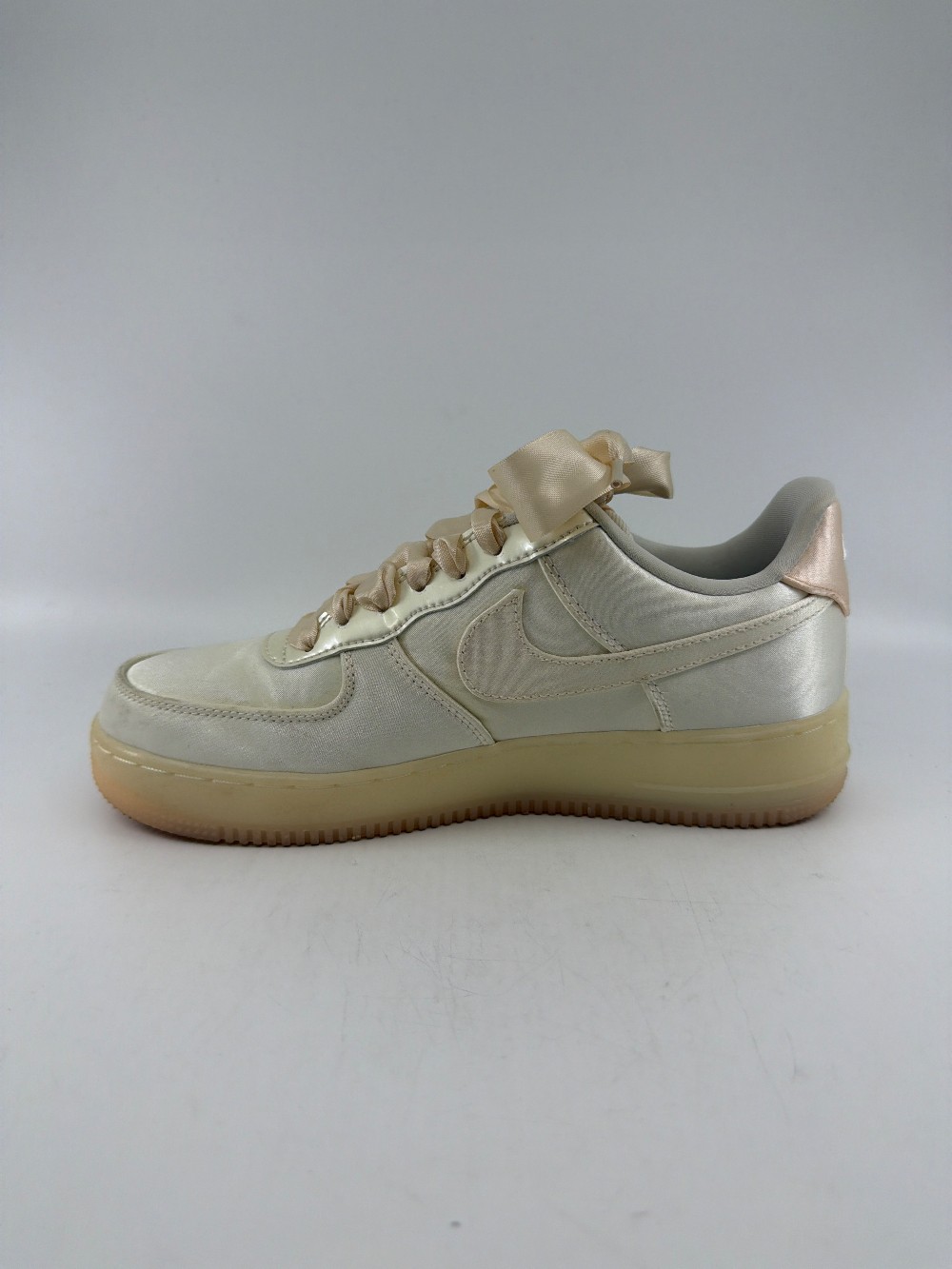 *USED* NIKE AIR FORCE 1 LOW (W) - SAIL BARELY ORANGE