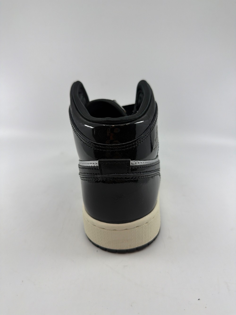 *USED* AJ 1 MID (GS) - BLACK METALLIC SILVER SAIL METALLIC GOLD