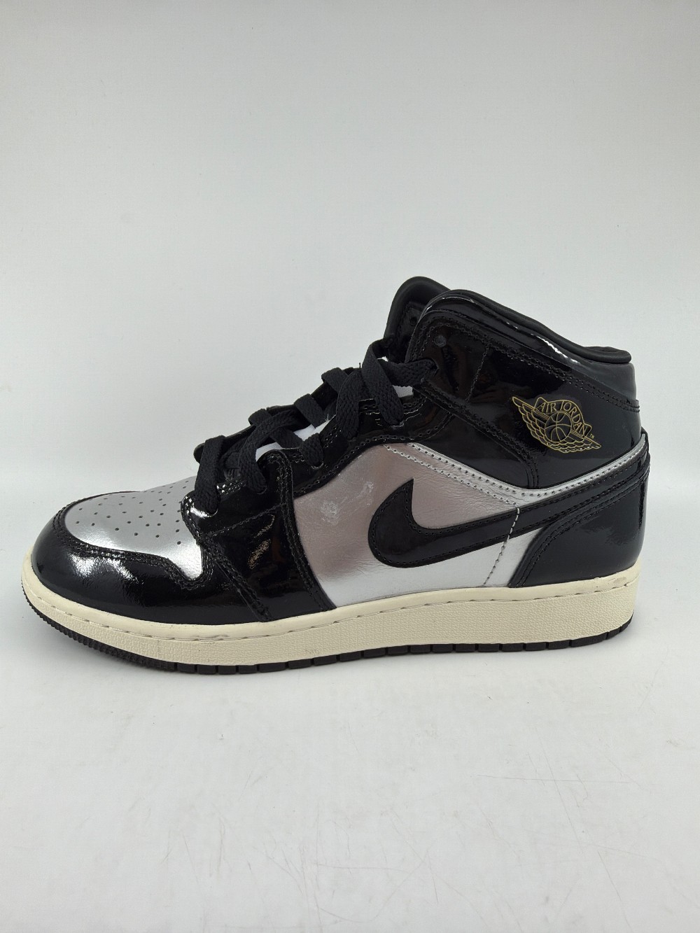 *USED* AJ 1 MID (GS) - BLACK METALLIC SILVER SAIL METALLIC GOLD