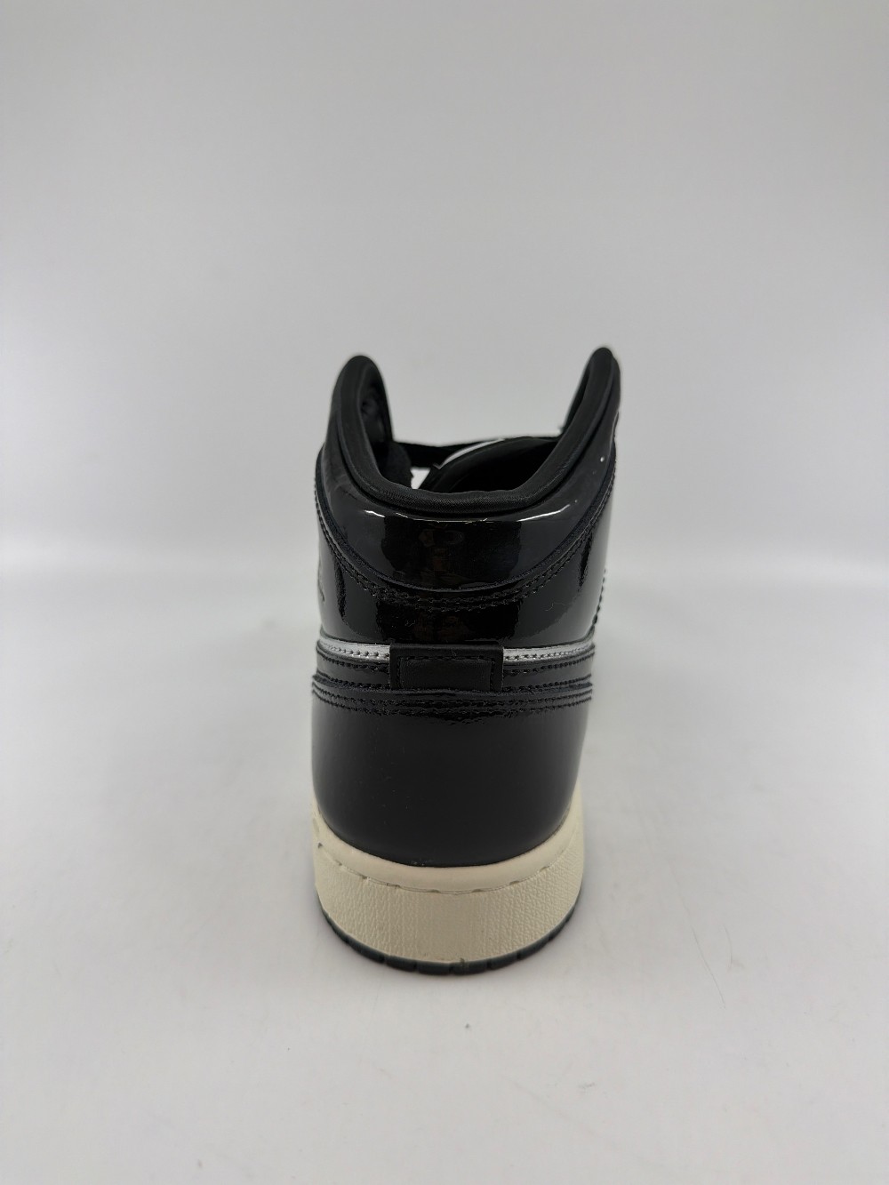*USED* AJ 1 MID (GS) - BLACK METALLIC SILVER SAIL METALLIC GOLD