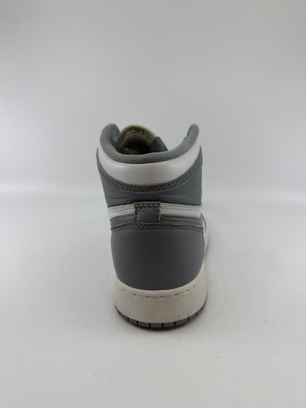 *USED* AJ 1 (GS) - STEALTH
