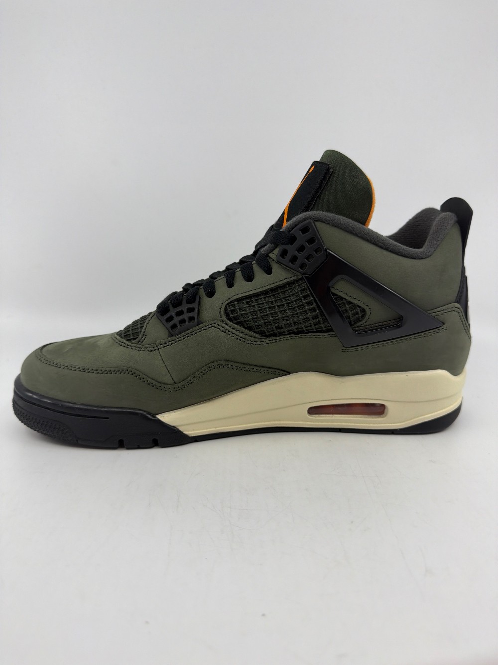 *USED* AJ 4 - UNDEFEATED (2025)