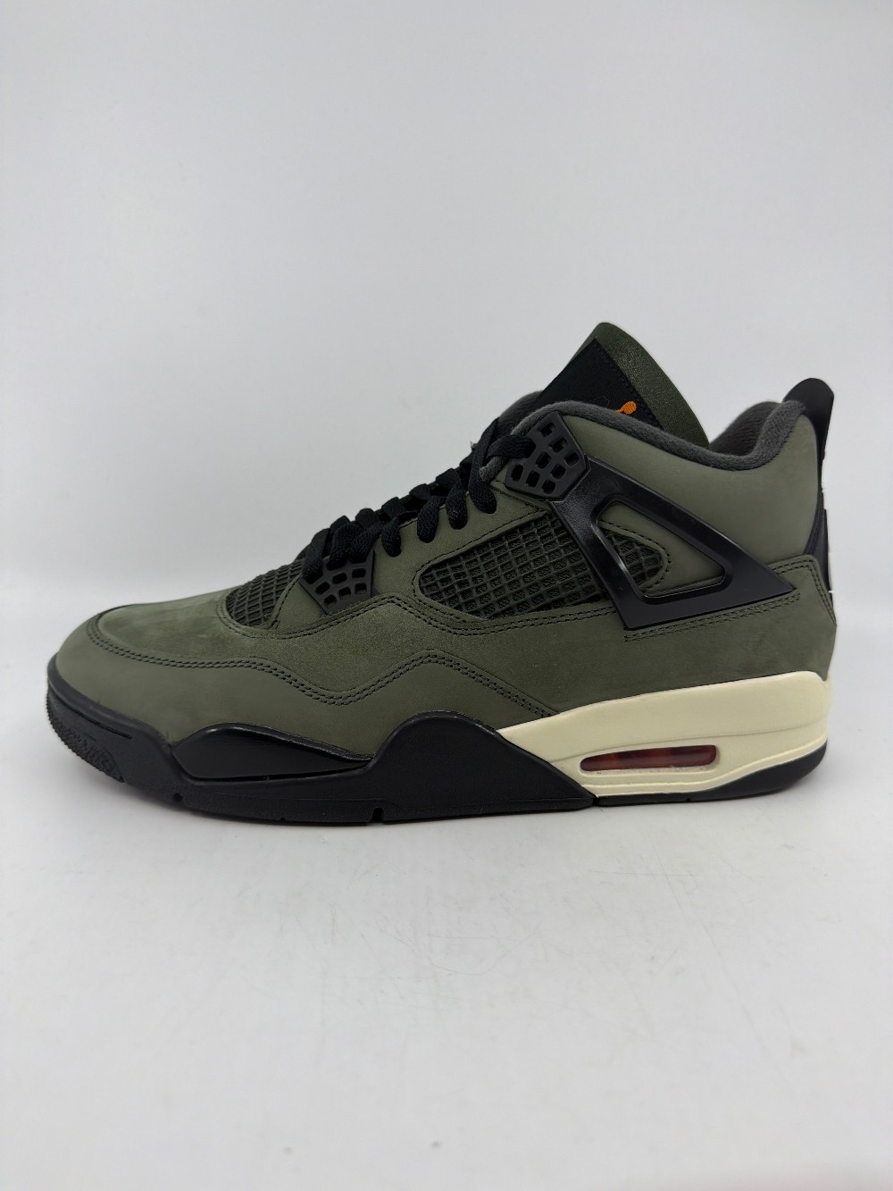 *USED* AJ 4 - UNDEFEATED (2025)