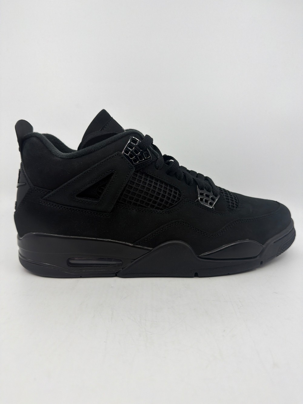 AJ 4 - BLACK CAT (2025)