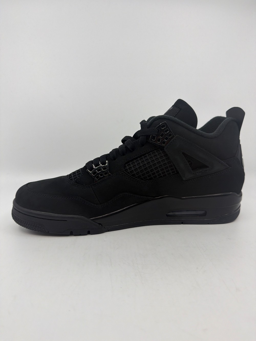 AJ 4 - BLACK CAT (2025)