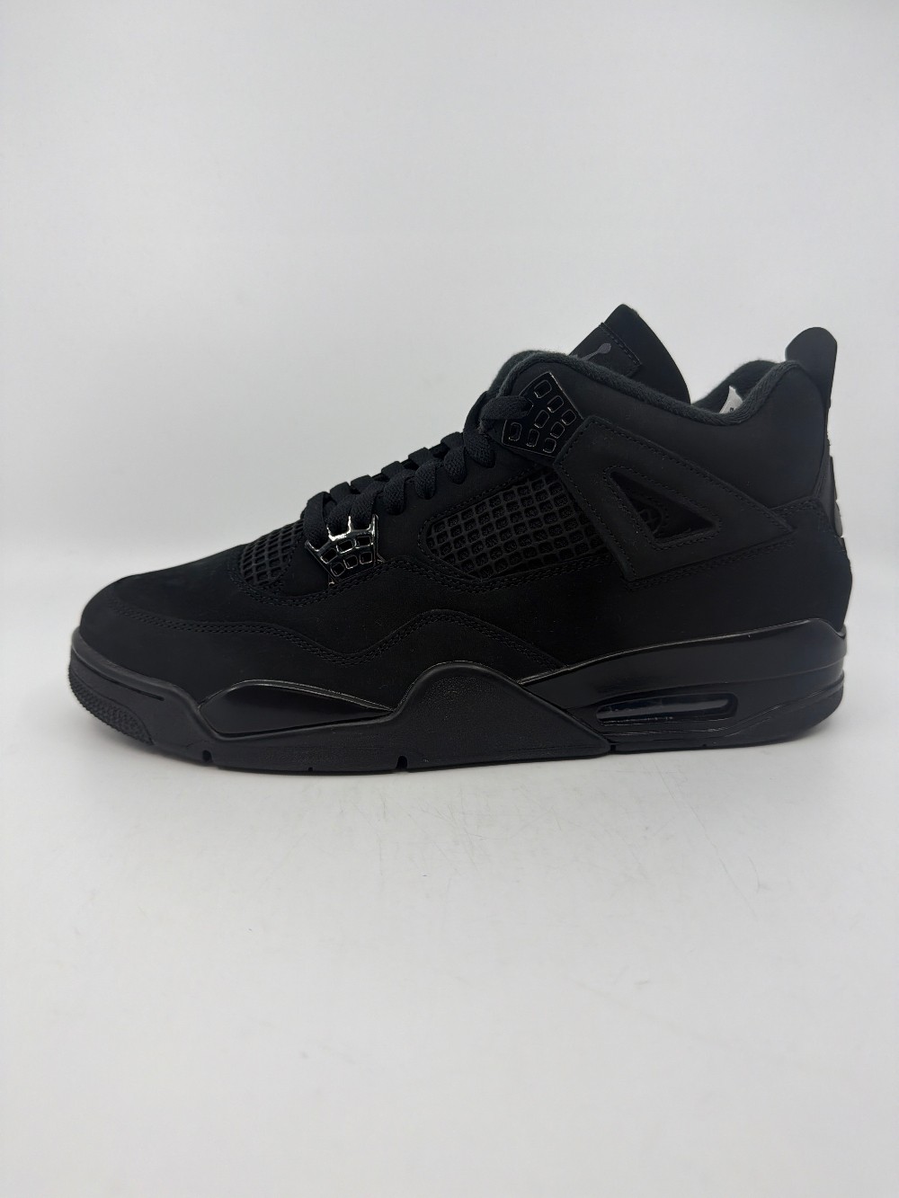 AJ 4 - BLACK CAT (2025)
