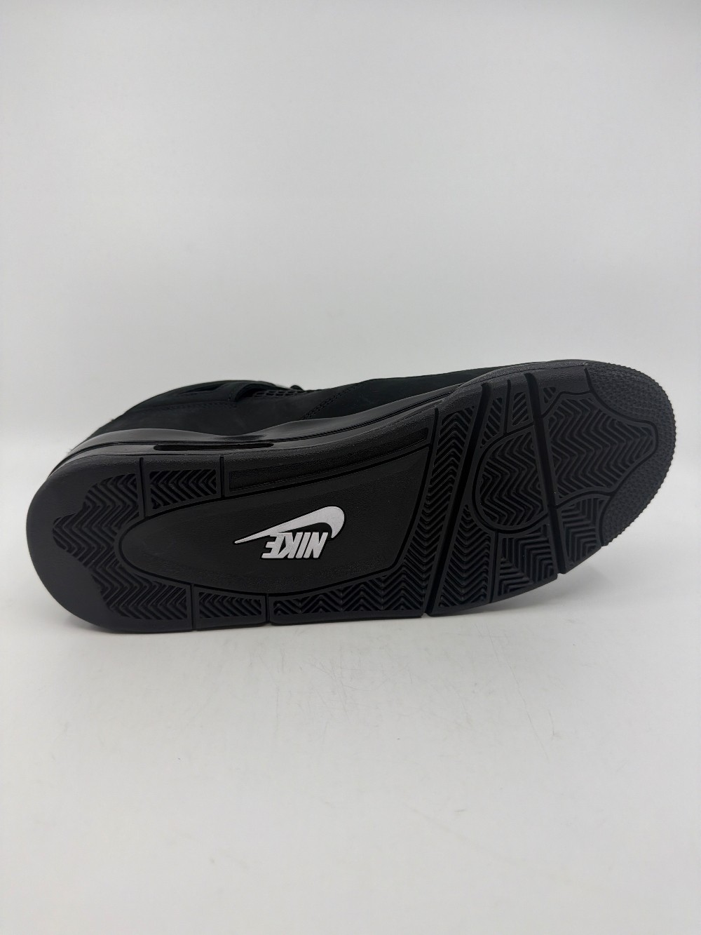AJ 4 - BLACK CAT (2025)