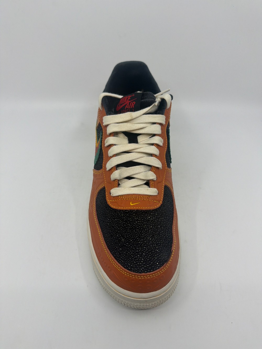 *USED* NIKE AIR FORCE 1 LOW - SIEMPRE FAMILIA