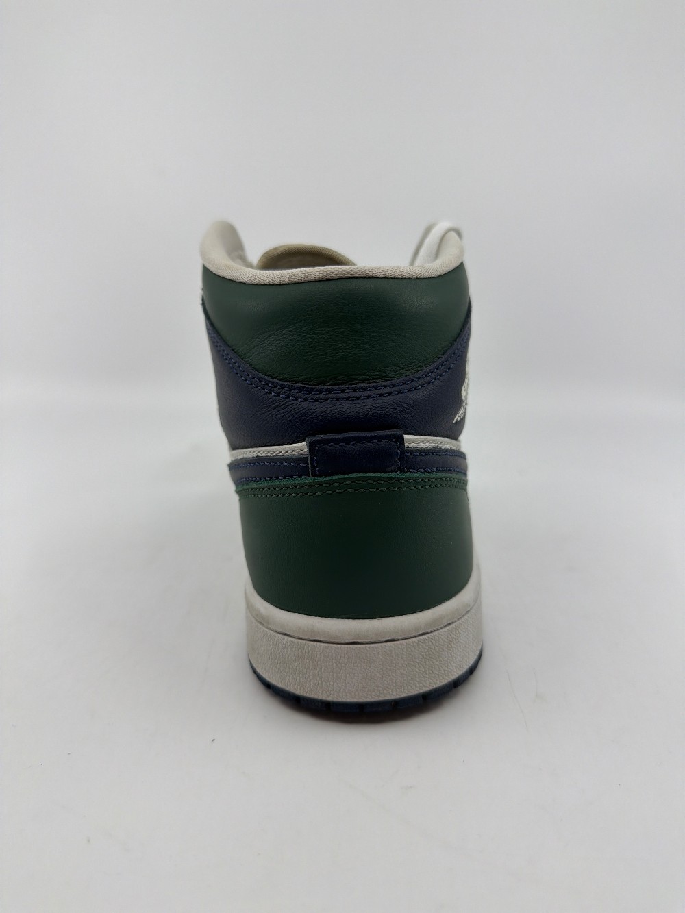 *USED* AJ 1 MID (W) - SEAHAWKS