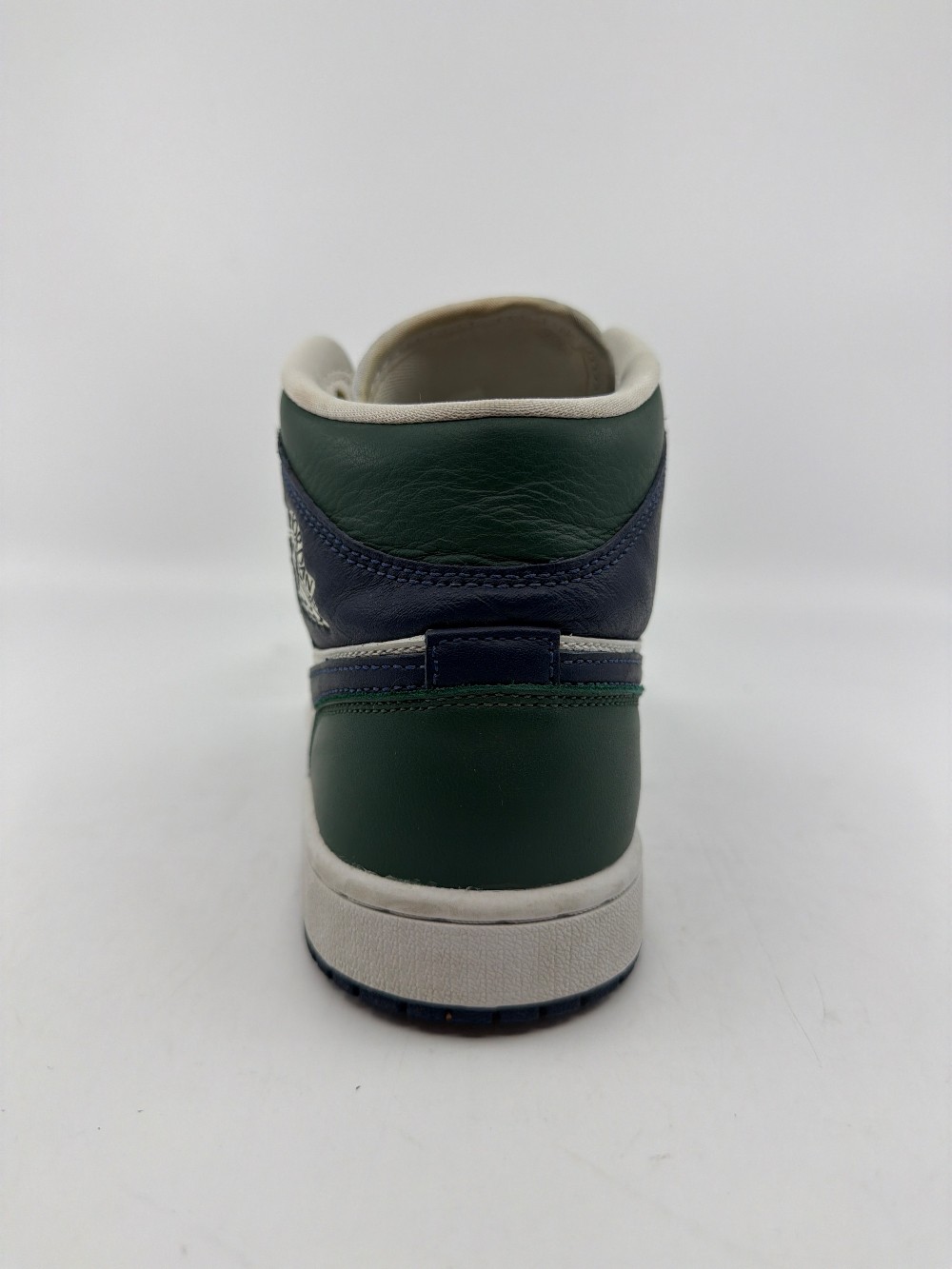 *USED* AJ 1 MID (W) - SEAHAWKS