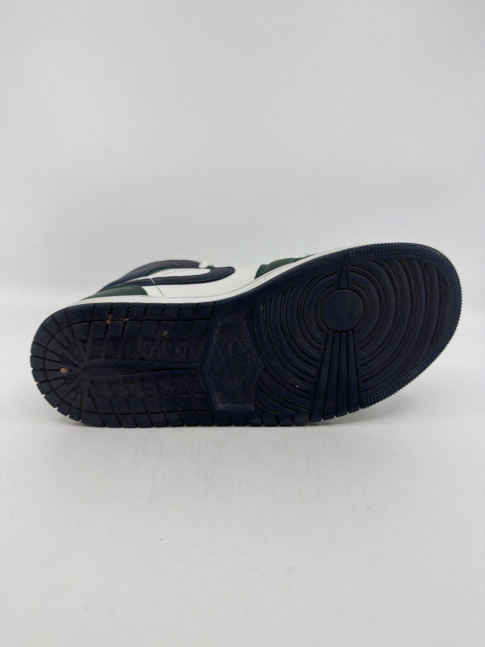 *USED* AJ 1 MID (W) - SEAHAWKS
