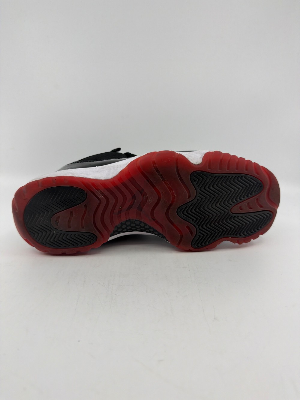 *USED* AJ 11 LOW - BRED (2025)
