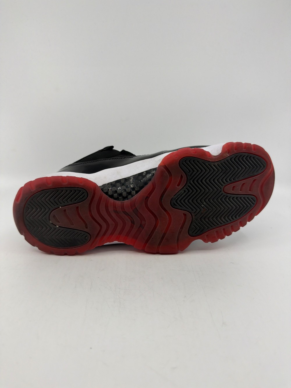 *USED* AJ 11 LOW - BRED (2025)