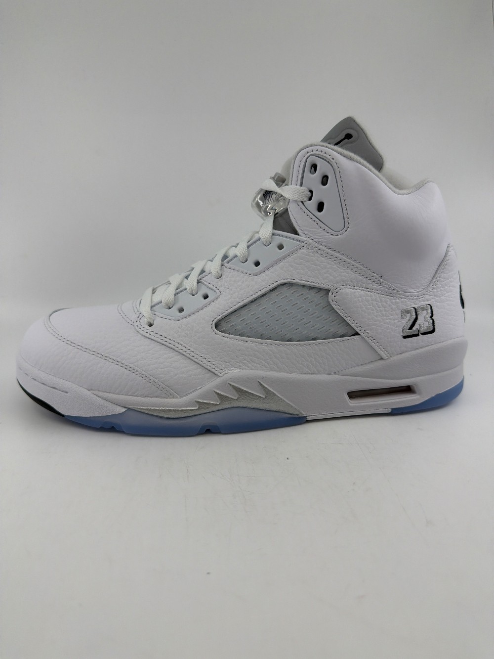 AJ 5 - WHITE METALLIC (2026)